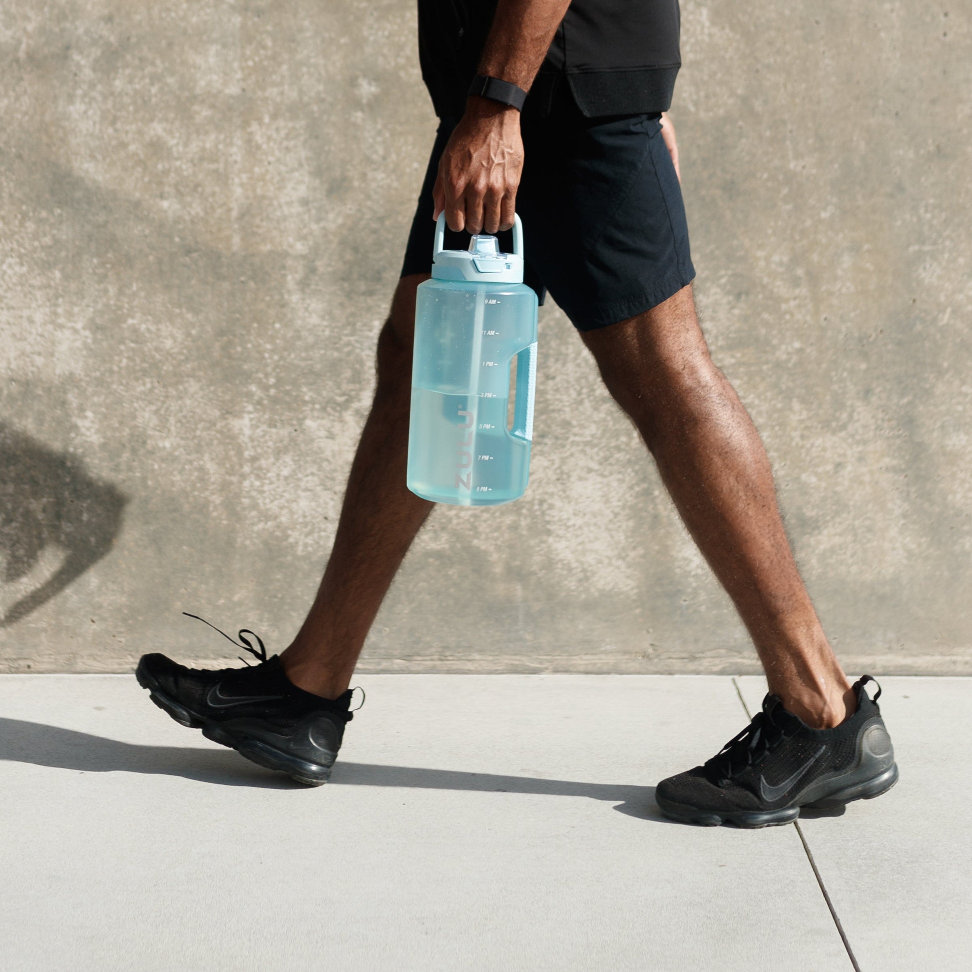 goals-gallon-128oz-water-bottle-with-straw-u5 A75I8756.jpg